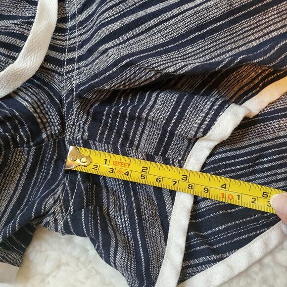 Athleta Jacquard Sandbar Shortie 100% Linen Striped Shorts Women's Size 4 Navy - Picture 16 of 16